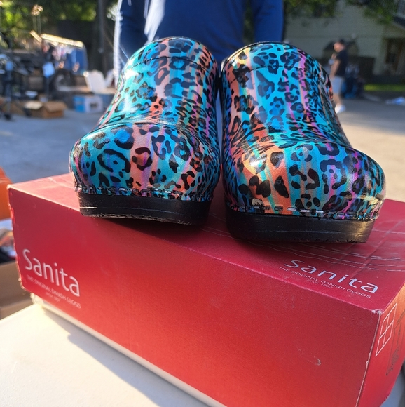 Sanita Colorful Leopard Clogs sz 39 - Picture 3 of 5